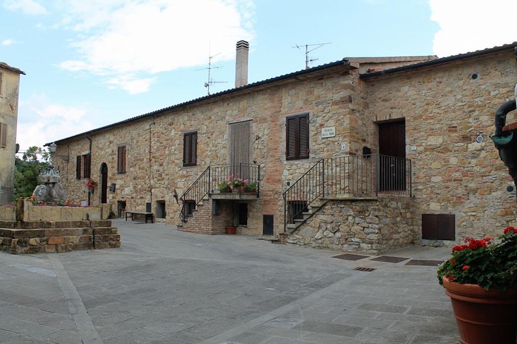 Casa Vacanze In Borgo Monteverdi Marittimo Exterior photo
